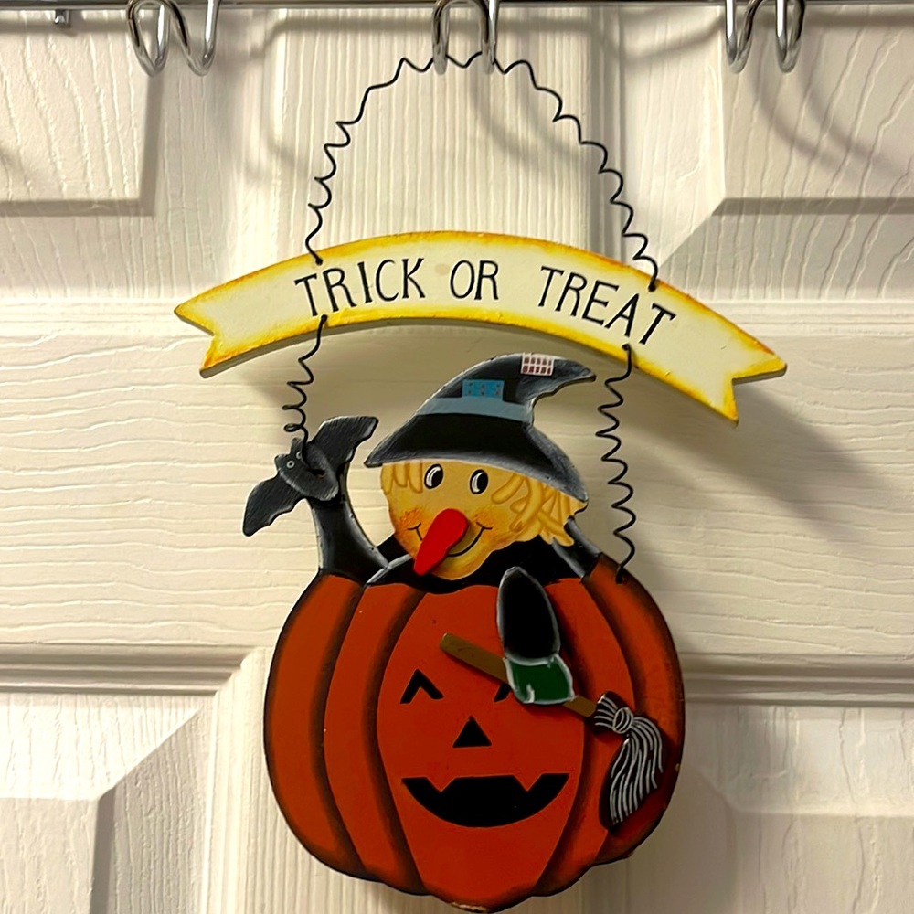 Trick or Treat Halloween Handing decoration